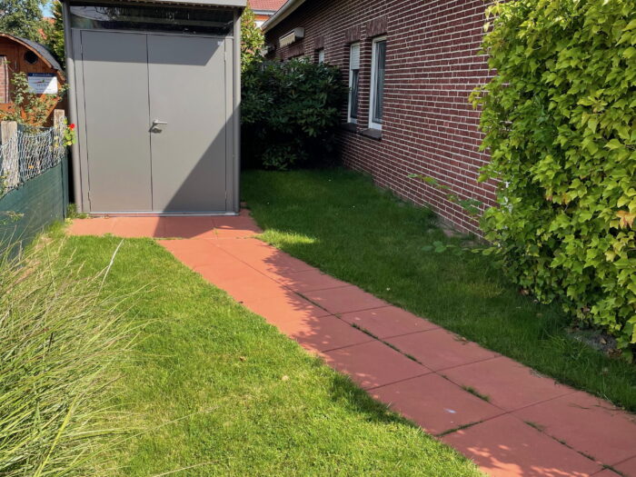PKW Stellplatz und Fahrrad-Garage 1